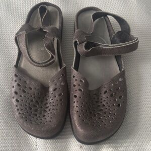 Naot Women's Brown Perforated Flats